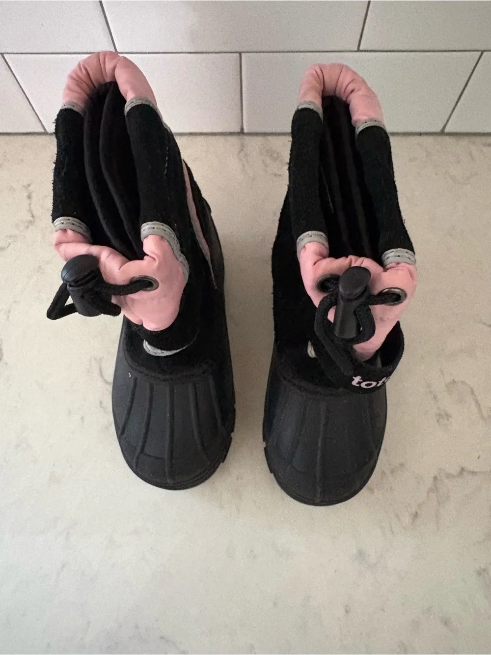 Totes Girls Snow Boots Size 6M Pink Black Waterproof Insulated Winter Boots